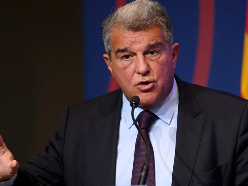 Hansi Flick já escolheu seu lado, já que o Barcelona poderia perder o alemão em um cenário claro