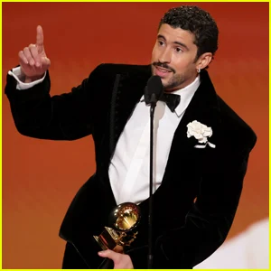 'ICE OUT': Bad Bunny vence o Grammy 2026 e faz um poderoso discurso anti-ICE