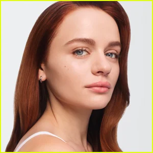 Joey King é nomeado embaixador global da Neutrogena e lidera nova linha de acne uniformemente clara para adultos