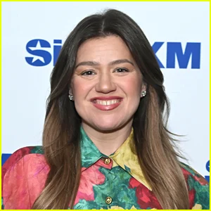 Kelly Clarkson revela música de sucesso que ela está tentando encaixar no Kellyoke antes do fim do talk show