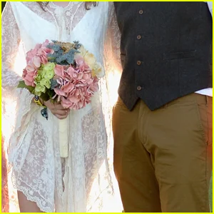 Mulher horrorizada acusa sua mãe 'narcisista' de fazê-la 'cometer o maior pecado do casamento'