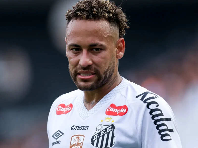 Neymar se aproxima do retorno ao Santos após cirurgia no joelho: Quando o craque brasileiro poderá voltar?