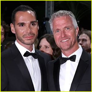 O ex-piloto de F1 Ralf Schumacher anuncia que está noivo de Étienne Bousquet-Cassagne!