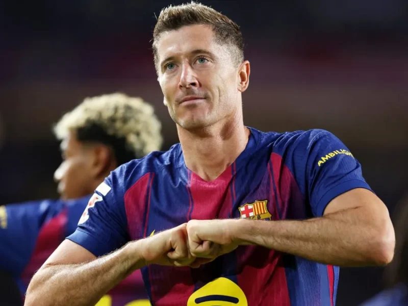 O futuro de Robert Lewandowski toma um rumo inesperado, já que o Barcelona supostamente mudou sua posição sobre sua renovação