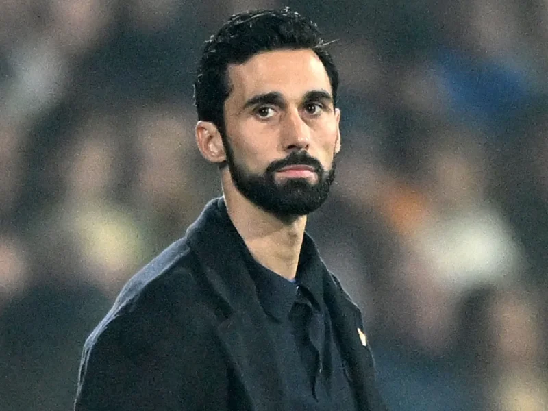 O técnico Flick dá um golpe sutil no Real Madrid antes do confronto do Barcelona na Copa del Rey contra o Atlético de Madrid