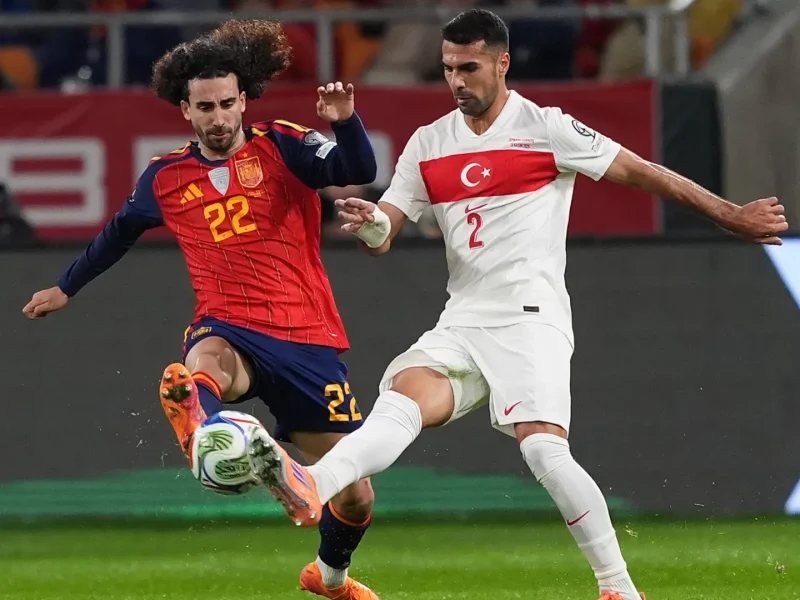 O técnico do Chelsea, Rosenior, apresenta informações preocupantes sobre lesões de Marc Cucurella antes da Finalíssima da Espanha