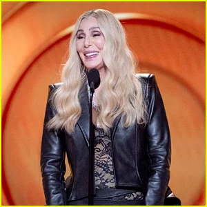 Produtor do Grammy fala sobre a bagunça viral de Cher e confirma que ela foi “informada”