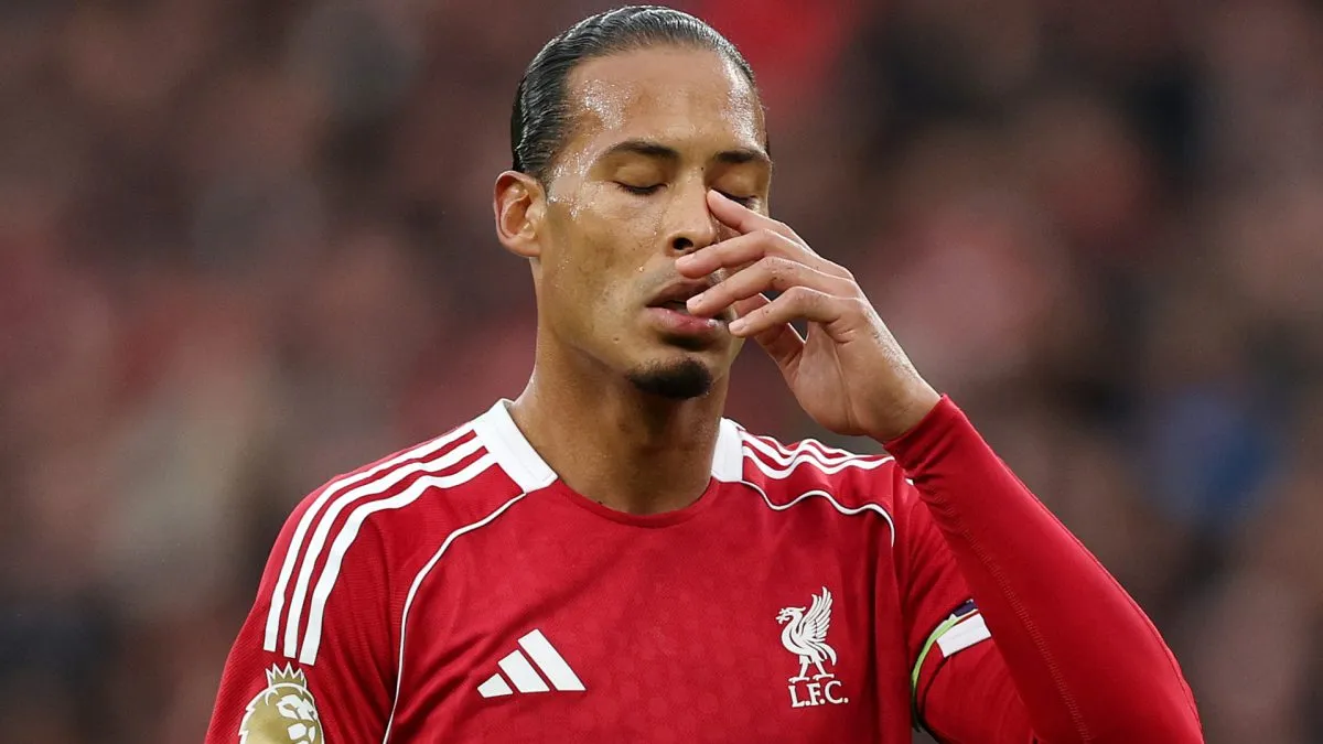 A estrela do Liverpool, Virgil van Dijk, reagindo