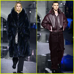Rosie Huntington-Whiteley retorna à passarela para o desfile de inverno da Burberry na London Fashion Week com Romeo Beckham e mais
