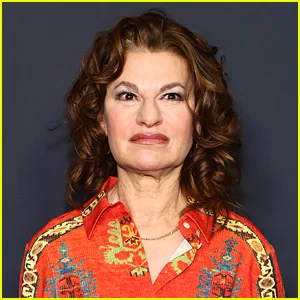 Sandra Bernhard entra para o elenco da 4ª temporada de 'The White Lotus'!