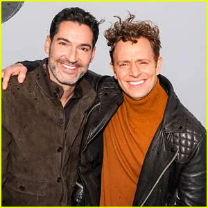 Tom Ellis e Nick Gehlfuss da CIA visitam o Empire State Building antes da estreia do novo programa