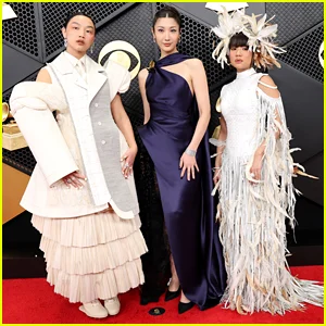 Trio Ejae, Audrey Nuna e Rei Ami indicados para 'Kpop Demon Hunters' chegaram ao tapete vermelho do Grammy 2026