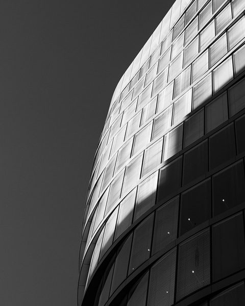 Projeto reaproveita fantasias da Sapucaí para novos foliões