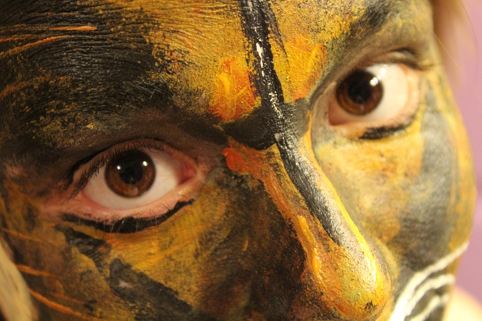 Fecham desfiles no RJ: Tuiuti, Vila Isabel, Grande Rio e Salgueiro