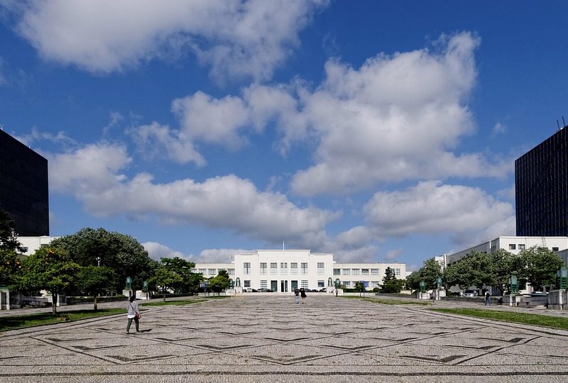 Técnico Lucas Piccinato é demitido da equipe feminina do Corinthians
