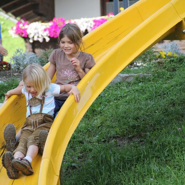 Deslizamento de terra mata criança de 5 anos em Barra Mansa, no RJ