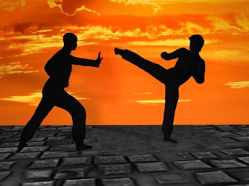 Afastado da presidência pelo STF, Bacellar renova licença na Alerj