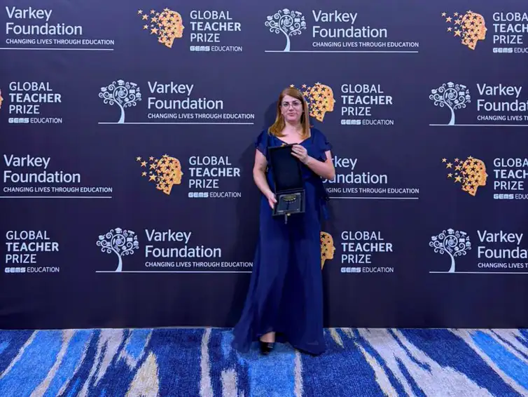 Rio de Janeiro (RJ), 03/02/2026 – Professora Débora Garofalo ganha prêmio em Dubai.
Foto: Débora Garofalo/Arquivo pessoal