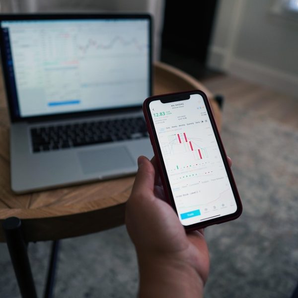 Ações de saúde receberam quase R$ 1 bilhão do Fundo Rio Doce em 2025