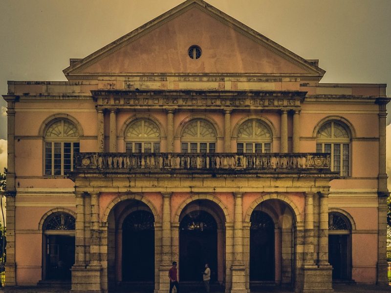 Em Pernambuco, Carnaval segue com opções para foliões inimigos do fim