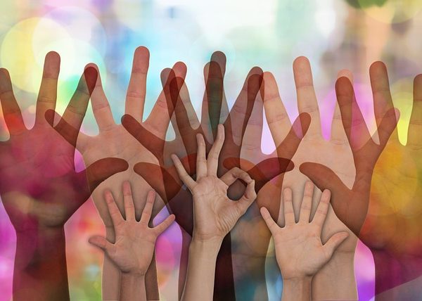 Voluntários cruzam estados para ajudar vítimas das chuvas em MG