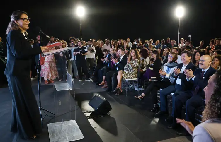 Rio de Janeiro (RJ), 04/03/2026 - A primeira-dama Rosângela Lula da Silva, a Janja, participa do lançamento da campanho Feminicídio Nunca Mais, organizada pela NO MORE Foundation, Agência Brasileira de Promoção Internacional do Turismo - Embratur e Empresa Brasil de Comunicação - EBC, no monumento do Cristo Redentor.  Foto: Rovena Rosa/Agência Brasil