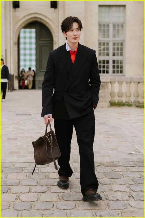 Loewe Moda Feminina Outono/Inverno 2026-2027 mostra fotos