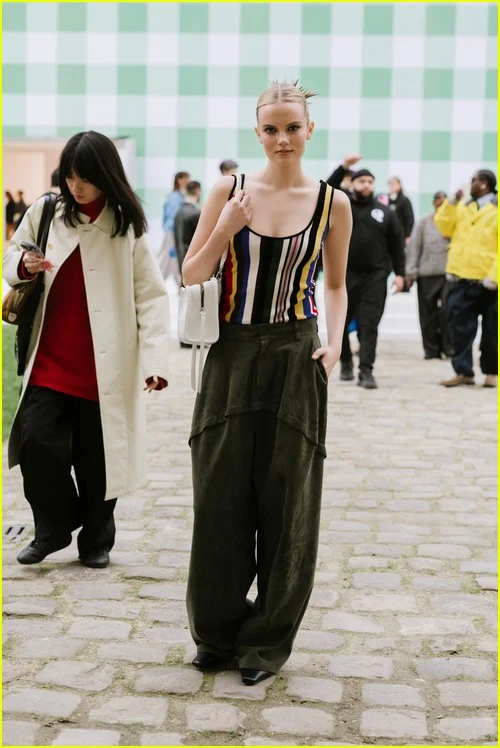 Loewe Moda Feminina Outono/Inverno 2026-2027 mostra fotos