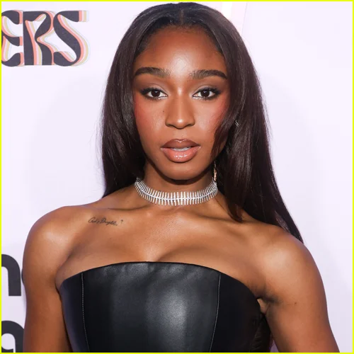 Normani mascarado