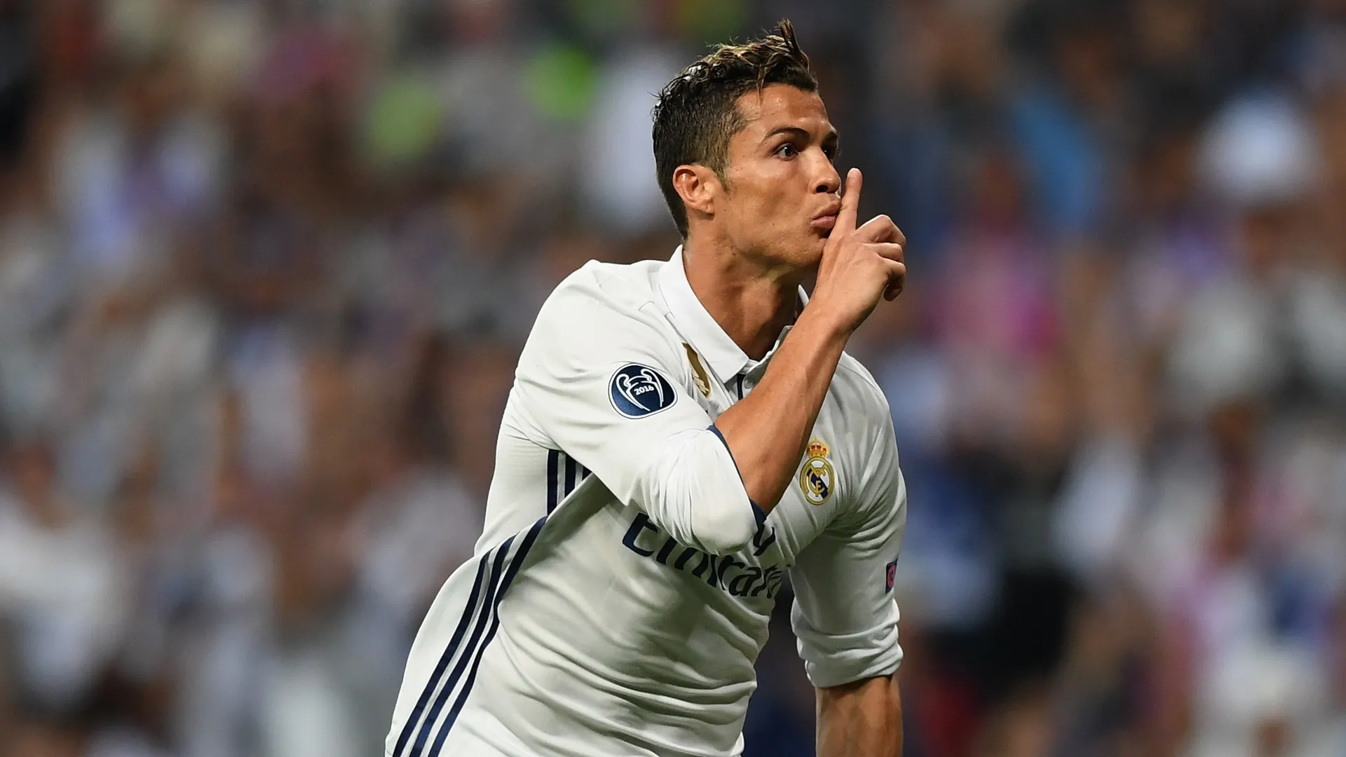 Cristiano Ronaldo, do Real Madrid, comemora o gol contra o Bayern de Munique em 16-17 UCL.