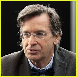 A certidão de óbito de Robert Carradine revela novos detalhes sobre seu falecimento