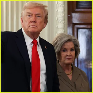 A chefe de gabinete de Trump, Susie Wiles, diagnosticada com câncer de mama, continuará trabalhando no tratamento