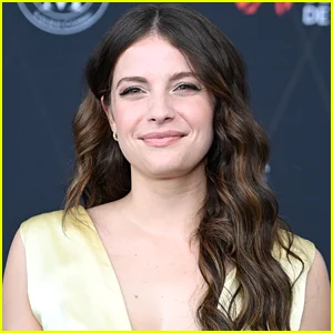 A estrela de 'The Good Doctor' Paige Spara compartilha a atualização após ser atacada por um cachorro no ano passado