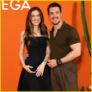Allison Williams faz uma aparição rara com o marido Alexander Dreymon na OMEGA Austin Celebration