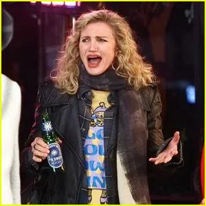 Cameron Diaz filma novo filme Rom-Com fora do Comedy Club em Nova York