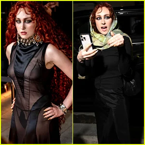 Chappell Roan participa do desfile de moda de Alexander McQueen em traje transparente, depois filma fotógrafos que a cercam no jantar