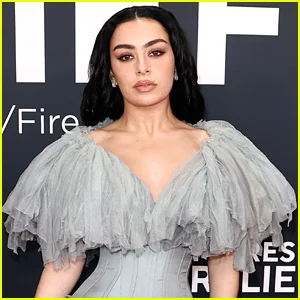 Charli xcx diz que quer ‘sair da música’ e atuar mais