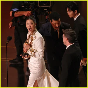 Chefe do Oscar responde depois que compositores de 'ouro' foram cortados durante discurso de aceitação