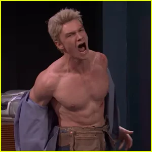 Connor Storrie trouxe seu esboço de stripper ferido da escola de palhaços para ‘SNL’