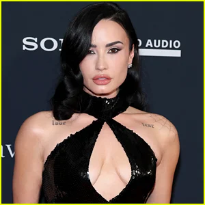 Demi Lovato reflete sobre o estrelato infantil e explica por que ela 'não era a pessoa mais legal para se trabalhar' às vezes