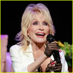 Dolly Parton compartilha atualizações de saúde ao fazer a primeira aparição pública em 6 meses