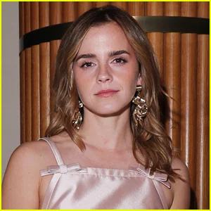 Emma Watson espalha rumores de namoro com o empresário mexicano bilionário Gonzalo Hevia Baillères, beijando-se no aeroporto!