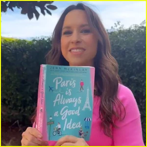 Hallmark + adaptará o romance 'Paris é sempre uma boa ideia' em uma série limitada estrelada por Lacey Chabert!