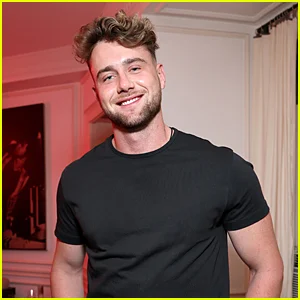 Harry Jowsey explica por que ele colocou Botox em suas partes íntimas