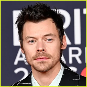 Harry Styles explica por que sua turnê mundial inclui apenas 7 cidades e estadias mais longas, em oposição às excursões tradicionais