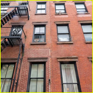 Homem que fica chocado depois de ser chamado de 'financeiramente abusivo' e 'controlador' por colega de quarto descobre que não está errado