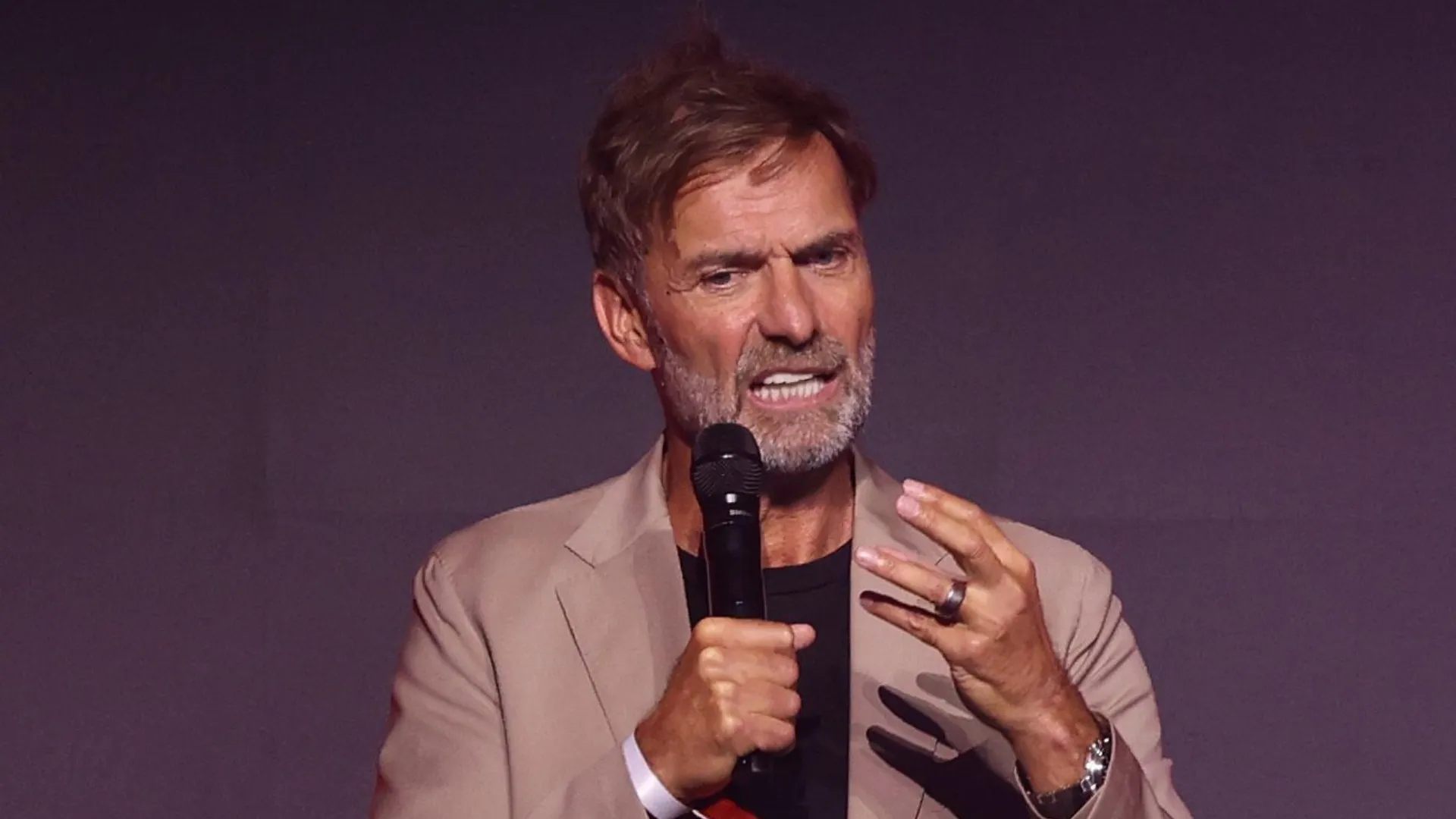 Jürgen Klopp apresenta o 