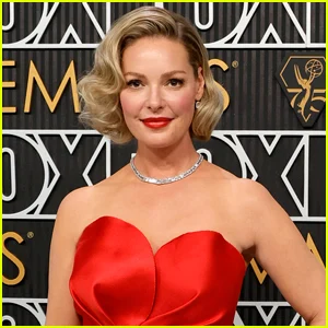 Katherine Heigl divulga declaração após participar de evento de resgate de cães em Trump's Mar-a-Lago: 'Animais não votam'