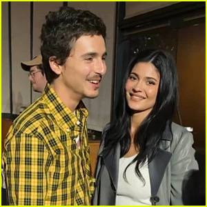 Kylie Jenner apoia Timothee Chalamet na gravação do podcast 'Mind the Game'