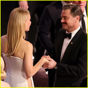 Leonardo DiCaprio e Gwyneth Paltrow compartilham um doce momento no Oscar 2026, mais de 30 anos depois que ela o derrubou